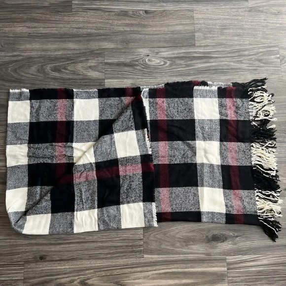 Black, White,‎ And Purple Checkered Plaid Blanket Scarf OS - Picture 2 of 5